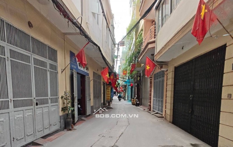 GIẢI PHÓNG - TRƯƠNG ĐỊNH - GẦN BÁCH KINH XÂY - GẦN 8 TỶ