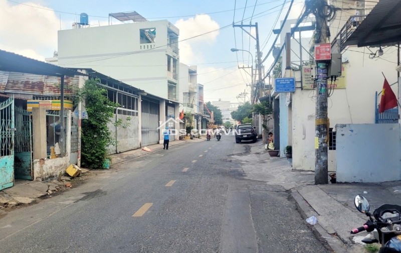 MẶT TIỀN VIP ĐÔNG HƯNG THUÂN NHÀ C4 SÁT SONG HÀNH
NGANG KHỦNG 7.4M-NỞ HẬU ĐẸP 8.5 M.CN: 254M2