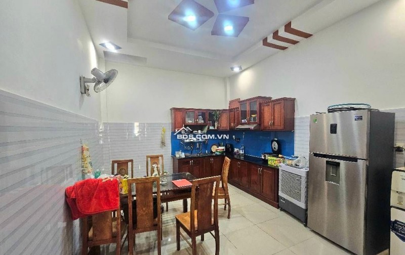 TRUNG TÂM TRƯỜNG THỌ - NHÀ 3 TẦNG 4PN RỘNG RẢI - ĐẦY ĐỦ CÔNG NĂNG - KHU DÂN TRÍ CAO - OTO NGỦ TRONG NHÀ
PHƯỜNG THỦ ĐỨC