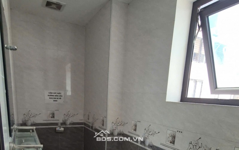 CHO THUÊ NHÀ KĐT LINH ĐÀM THÔNG SÀN, THANG MÁY - VỈA HÈ RỘNG