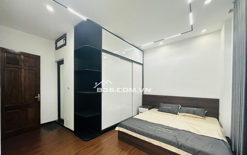 CHỈ 5.6 TỶ CÓ NHÀ LÔ GÓC PHÚC LỢI - 4 TẦNG Ở NGAY - SÁT VINHOMES RIVERSIDE