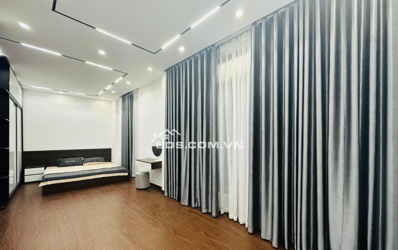 CHỈ 5.6 TỶ CÓ NHÀ LÔ GÓC PHÚC LỢI - 4 TẦNG Ở NGAY - SÁT VINHOMES RIVERSIDE