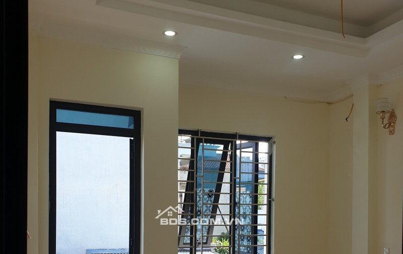 BÁN NHÀ ĐẸP 1.68 TỶ XÂY MỚI 3 TẦNG 45M2 NGÕ ĐOÀN TRẦN NGHIỆP