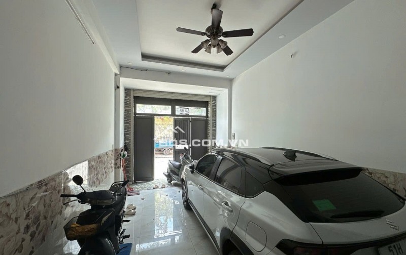 Chính chủ gửi bán nhà 4 tầng xe hơi ngủ trong nhà 64m2 Nguyễn Tư Giản ngay chợ 12 tỷ hơn.