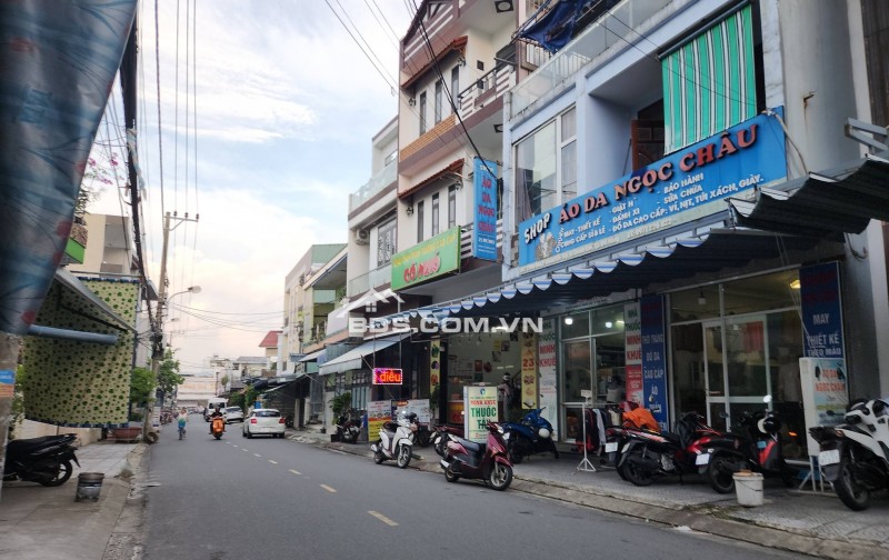 Bán nhà 3 tầng MT đường Mẹ Nhu - Vị trí kinh doanh