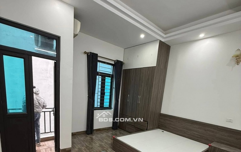 BÁN NHÀ 2.55 TỶ 3 TẦNG 50M2 Ô TÔ ĐỖ CỬA 24/24H KHU LỘC VƯỢNG