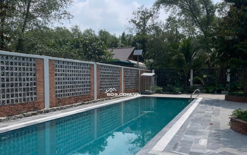 Chính chủ bán gấp biệt thự nhà vườn có hồ bơi 621.9m2 ở Thủ Đức