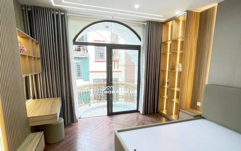 Bán Nhà Kinh Doanh, Ô TÔ Vào Nhà Tân Mai 51m, 6 tầng, giá 22.5 Tỷ.