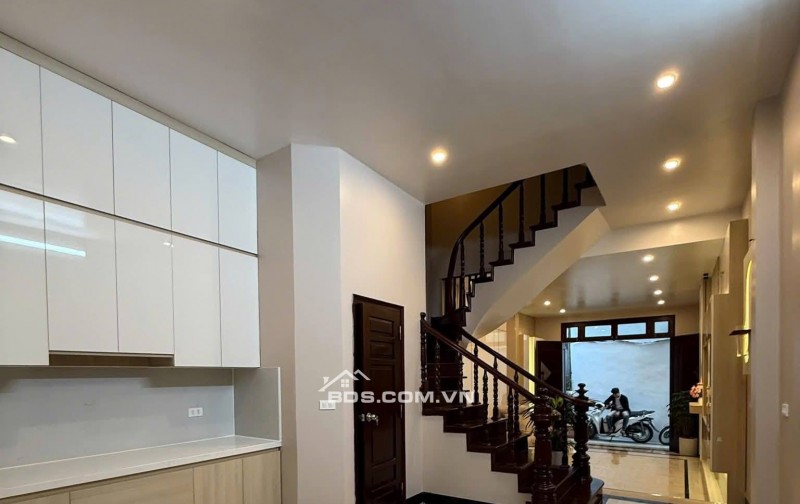 Bán Nhà Gần Phố Minh Khai, Hai Bà Trưng 52m, 4 tầng, mt 4.1m, giá 12.5 tỷ.