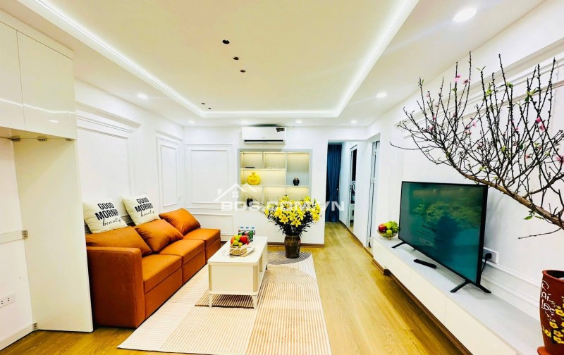 Bán Nhà Ngõ Ô TÔ, Ở Luôn Nam Đồng, Đống Đa 75m, giá 4.2 tỷ.