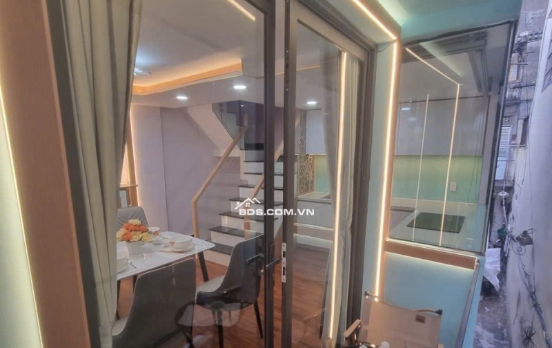 Chỉ 5 tỷ mua được căn nhà ngay trung tâm 126A/1 Nguyễn Cư Trinh Q1