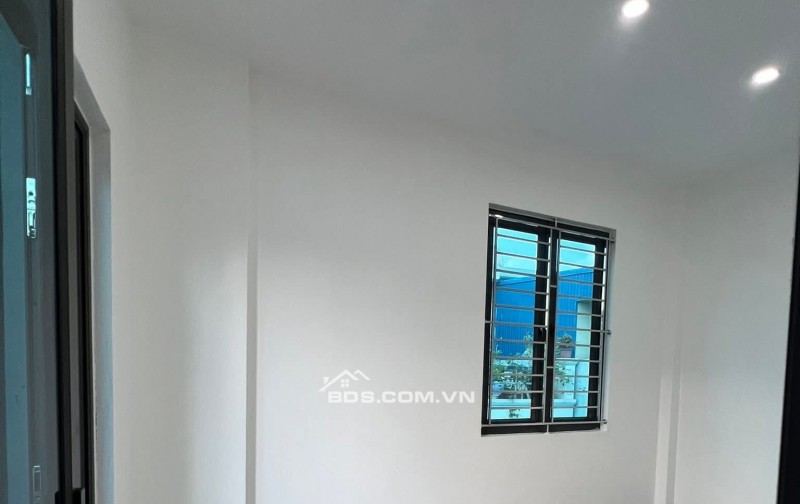 BÁN NHÀ ĐẸP 2.5 TỶ 3 TẦNG 48M2 ( TÂY BẮC )  LÔ GÓC 2 MẶT NGÕ  ĐƯỜNG 19/5