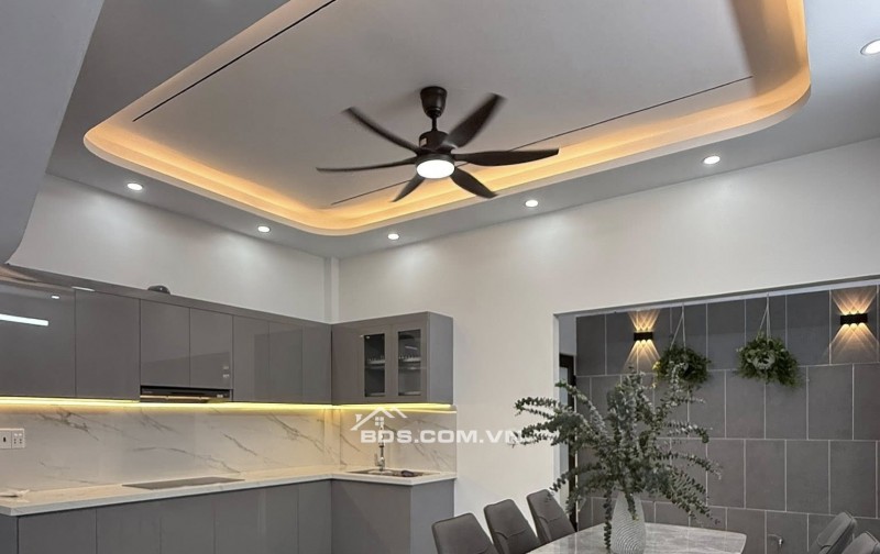 BÁN NHÀ SIÊU ĐẸP 3.35 TỶ 3 TẦNG 71M2 Ô TÔ ĐỖ CỬA NGÕ LỘC VƯỢNG