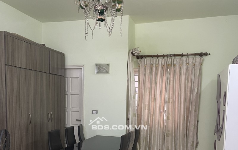 Cho thuê nhà nguyên căn tại ngõ 639 Hoàng Hoa Thám, Ba Đình. Vừa ở vừa kinh doanh. Chỉ 14tr