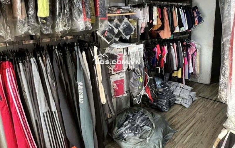 Sang mặt bằng 25m2 riêng biệt giá cực rẻ ở Dạ Nam P2 Q8