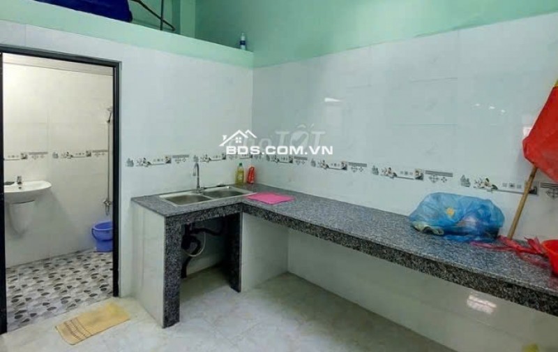 Cho thuê kho 135m2 mặt tiền Tùng Thiện Vương P11 Q8