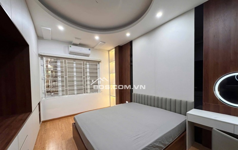 Bán Nhà Ngõ Quỳnh, Bạch Mai, Hai Bà Trưng 31m, 5 tầng, mt 4m, giá 10.35 tỷ.