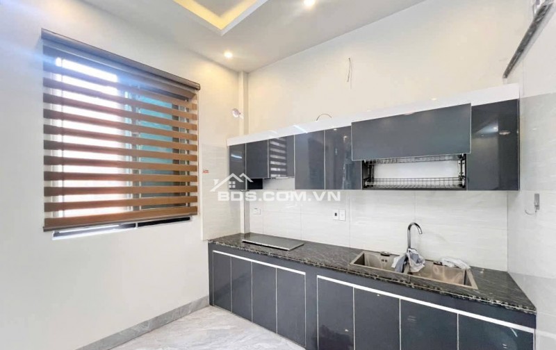 BÁN NHÀ GIÁ RẺ 2.15 TỶ 3 TẦNG 45M2 ( HƯỚNG NAM ) NGÕ GIẢI PHÓNG