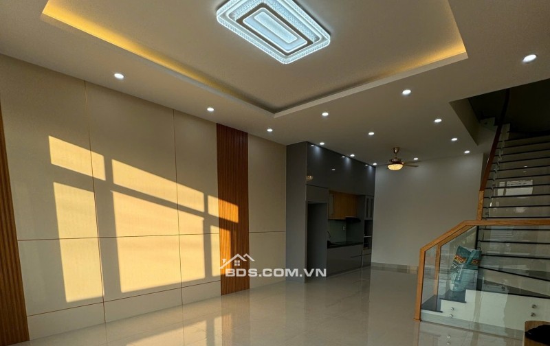 Bán nhà xây mới kiên cố 1 trệt 1 lầu, phong cách hiện đại, nhà mới 100% dọn vào ở ngay