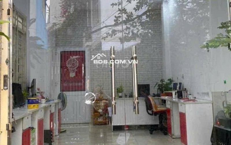 Cho thuê mặt bằng làm văn phòng, mở lớp học, mở shop ở Quận 4