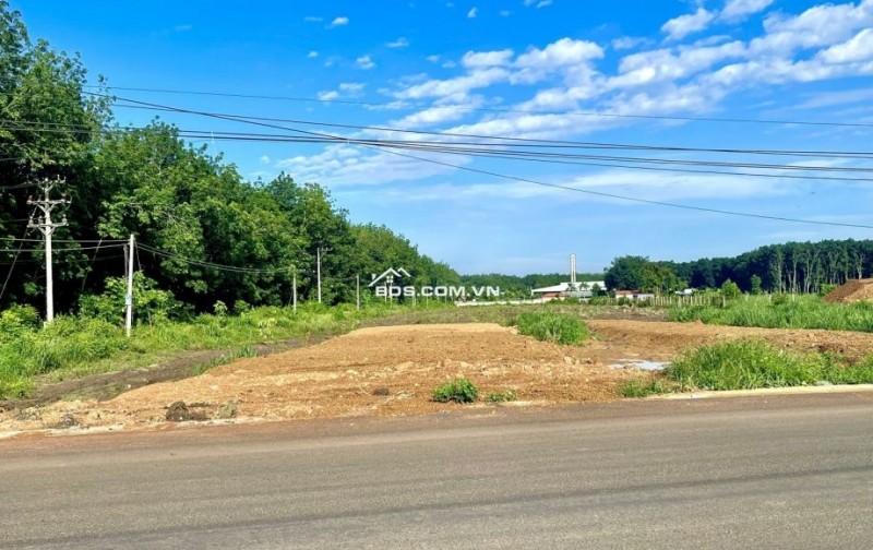 KẸT TIỀN SANG GẤP LẠI 3,6 CÔNG HƠN (3680m2) NGAY KCN, SÁT CHỢ DÂN CƯ ĐÔNG GIÁ 180TR