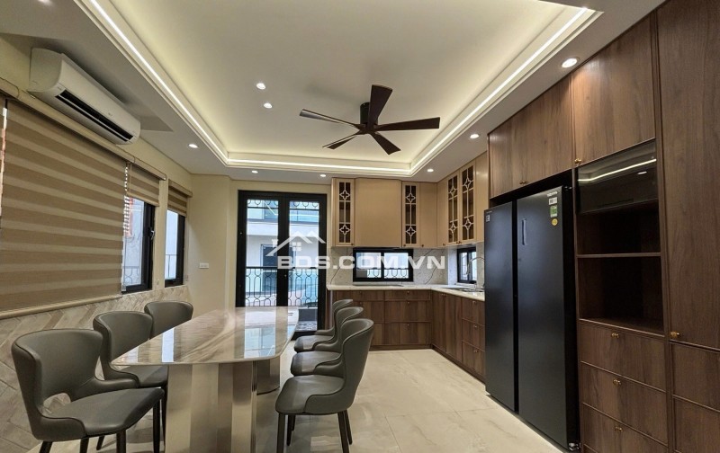 NHÀ LÒ ĐÚC_NGUYỄN CÔNG TRỨ_40M2_6 TẦNG_THANG MÁY_LÔ GÓC_TẶNG FULL NỘI THẤT