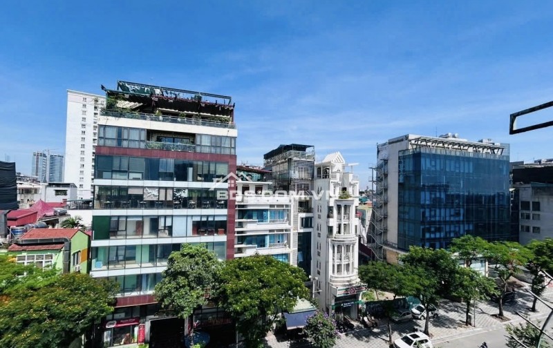 Siêu Đẹp Mặt Tiền 6M Mặt Phố Lạc Long Quân 30.5 Tỷ Vuông A4 Vỉa Hè Rộng Gần Hồ