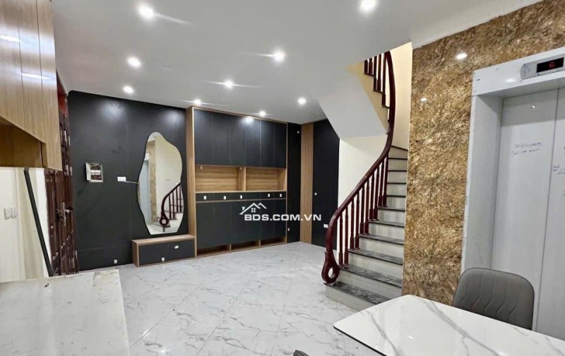 BÁN NHÀ PHỐ BỒ ĐỀ LONG BIÊN 9 TỶ  35m 6 TẦNG MT 6m Ô TÔ TRÁNH VỊ TRÍ ĐẸP TRUNG TÂM QUẬN LONG BIÊN