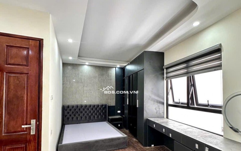 BÁN NHÀ PHỐ BỒ ĐỀ LONG BIÊN 9 TỶ  35m 6 TẦNG MT 6m Ô TÔ TRÁNH VỊ TRÍ ĐẸP TRUNG TÂM QUẬN LONG BIÊN