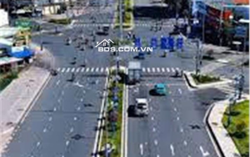 Bán hoặc cho thuê đất mặt tiền đường Hùng Vương, Thành Phố Tân An, Long An, DT 360m2