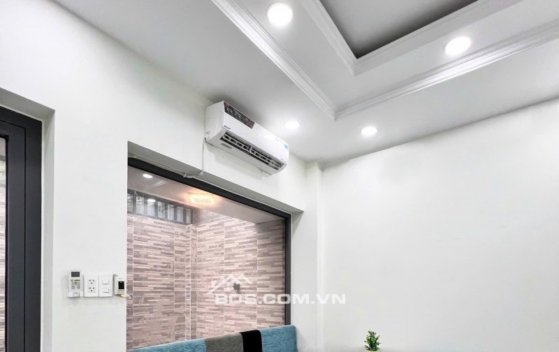 Cần 2 Nam ở ghép - phòng Ban công - đầy đủ nội thất Trong khu đô thị Vạn Phúc.Chỉ hơn 1tr/tháng