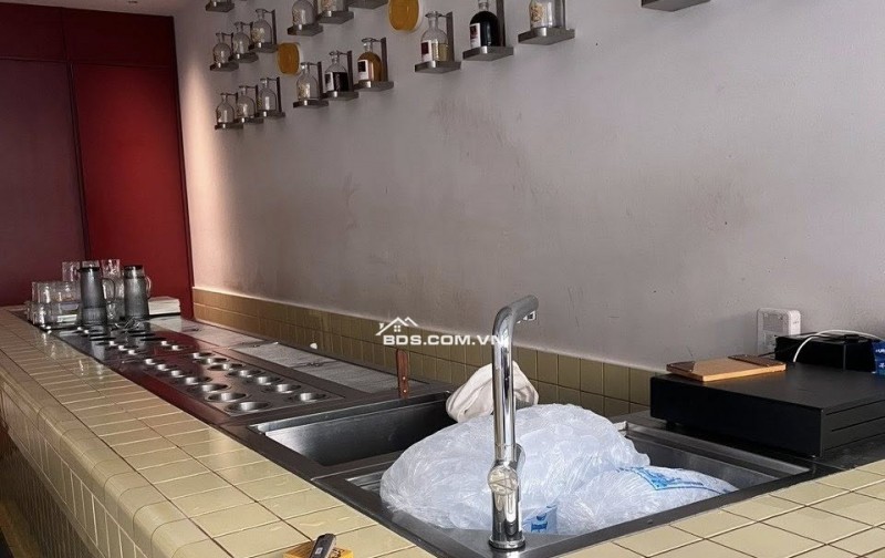 Mặt phố Thuốc Bắc 5 Tầng 45 Tỷ Dòng Tiền 60tr/th Nhà sạch đẹp Khung Cột