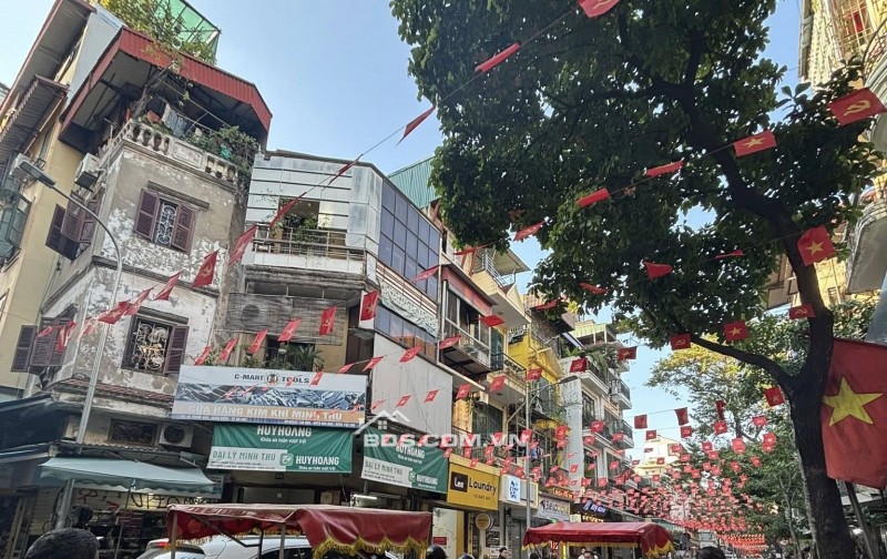 Mặt phố Thuốc Bắc 5 Tầng 45 Tỷ Dòng Tiền 60tr/th Nhà sạch đẹp Khung Cột