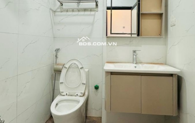 BÁN NHÀ 5 TẦNG THANH AM LONG BIÊN 7 TỶ 5 tầng 55m MT 4m  VỊ TRÍ ĐẸP GẦN TRUNG TÂM Ô TÔ ĐỖ CỬA