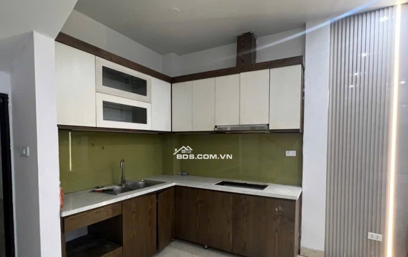 TRUNG TÂM BỒ ĐỀ LONG BIÊN 8 TỶ 35m MT 4m 5 TẦNG  10M RA Ô TÔ TIỆN ÍCH NGẬP TRÀN