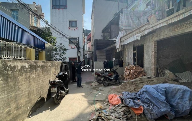 BÁN NHÀ 5 TẦNG THANH AM LONG BIÊN 7 TỶ 5 tầng 55m MT 4m  VỊ TRÍ ĐẸP GẦN TRUNG TÂM Ô TÔ ĐỖ CỬA