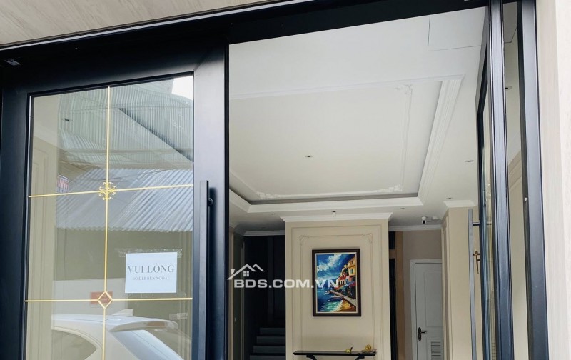 Nhà Đẹp Phố Trạm Ô TÔ Tránh 8 Tầng Thang Máy 21 Tỷ-Nội thất xịn - Đường Thông