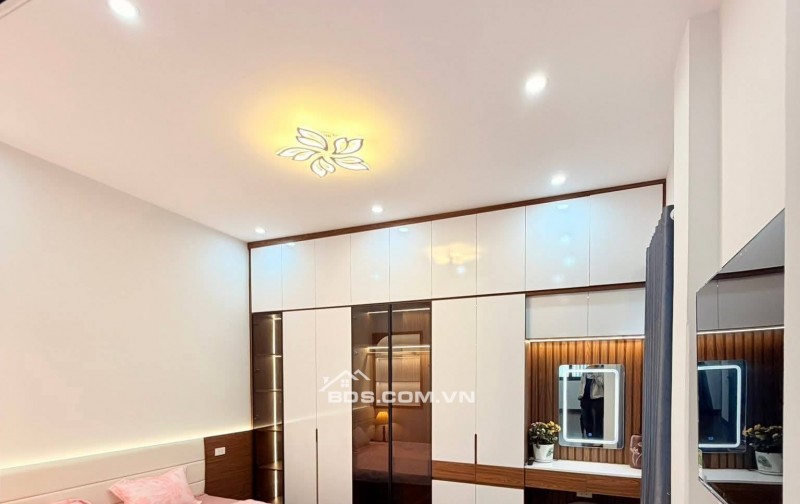 Nhà Đẹp Gần Phố Minh Khai, Hai Bà Trưng 39m, 5 tầng, mt 4.3m, giá 8.29 tỷ.