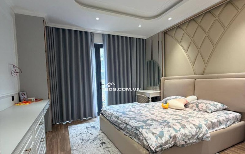 Bán Nhà Phố VIP Lê Thanh Nghị, Hai Bà Trưng 68m, 7 tầng, mt 4.3m, giá 45 tỷ.