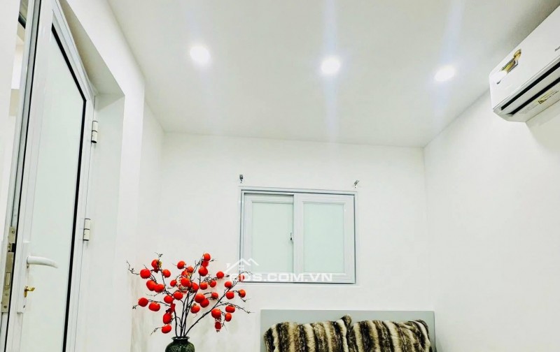 Bán Nhà Ngõ Ô TÔ, Ở Luôn Nam Đồng, Đống Đa 75m, giá 4.2 tỷ.