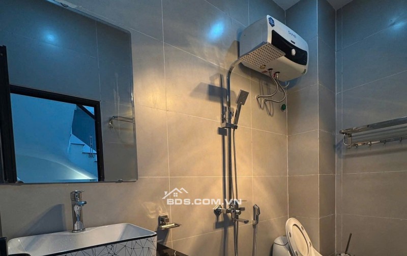 BÁN NHÀ SIÊU ĐẸP 3.35 TỶ 3 TẦNG 71M2 Ô TÔ ĐỖ CỬA NGÕ LỘC VƯỢNG