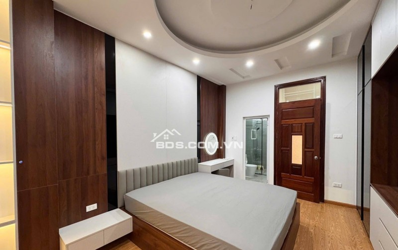 Bán Nhà Ngõ Quỳnh, Bạch Mai, Hai Bà Trưng 31m, 5 tầng, mt 4m, giá 10.35 tỷ.