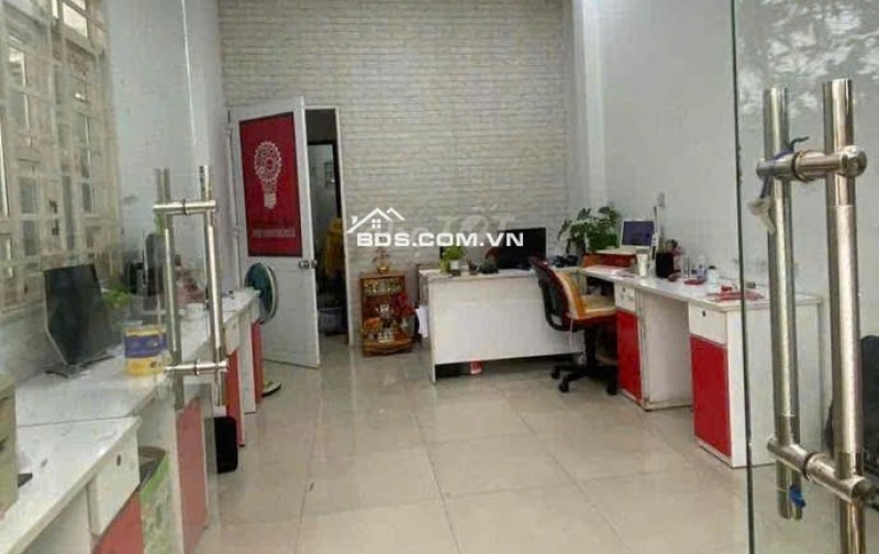 Cho thuê mặt bằng làm văn phòng, mở lớp học, mở shop ở Quận 4