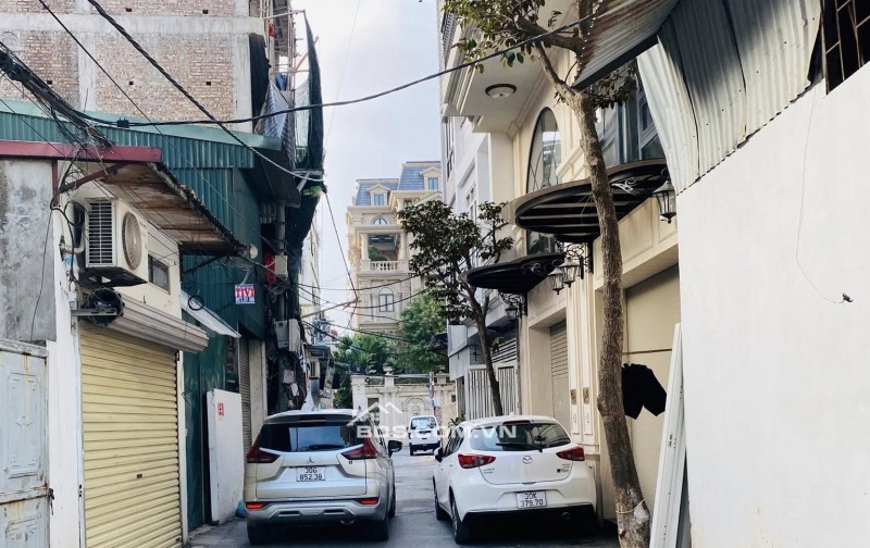 Nhà Đẹp Phố Trạm Ô TÔ Tránh 8 Tầng Thang Máy 21 Tỷ-Nội thất xịn - Đường Thông