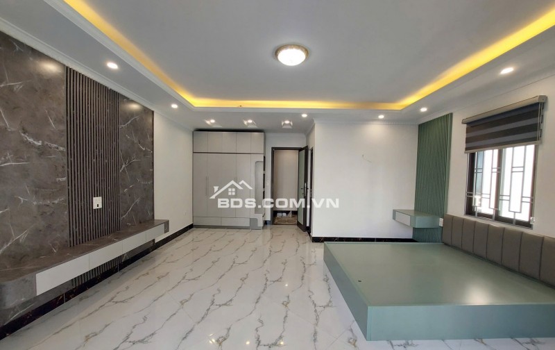 BÁN NHÀ PHÚC LỢI LONG BIÊN VỀ Ở NGAY KHU VỰC ĐÔNG DÂN CƯ 9  TỶ 48m MT 5M PHÁT TRIỂN TỐT