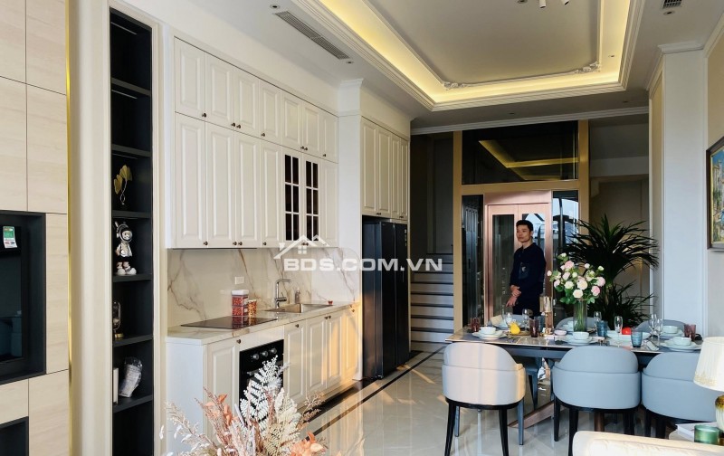 Nhà Đẹp Phố Trạm Ô TÔ Tránh 8 Tầng Thang Máy 21 Tỷ-Nội thất xịn - Đường Thông