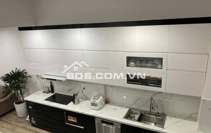 Siêu Đẹp Mặt Tiền 6M Mặt Phố Lạc Long Quân 30.5 Tỷ Vuông A4 Vỉa Hè Rộng Gần Hồ