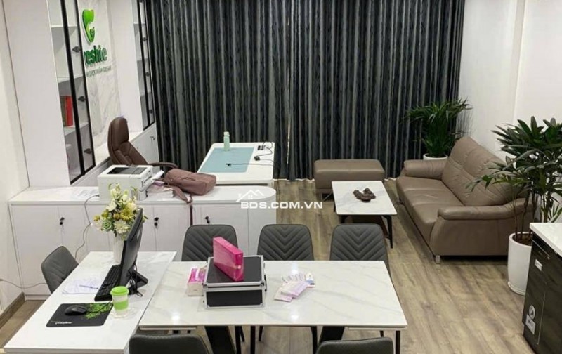 Siêu Đẹp Mặt Tiền 6M Mặt Phố Lạc Long Quân 30.5 Tỷ Vuông A4 Vỉa Hè Rộng Gần Hồ