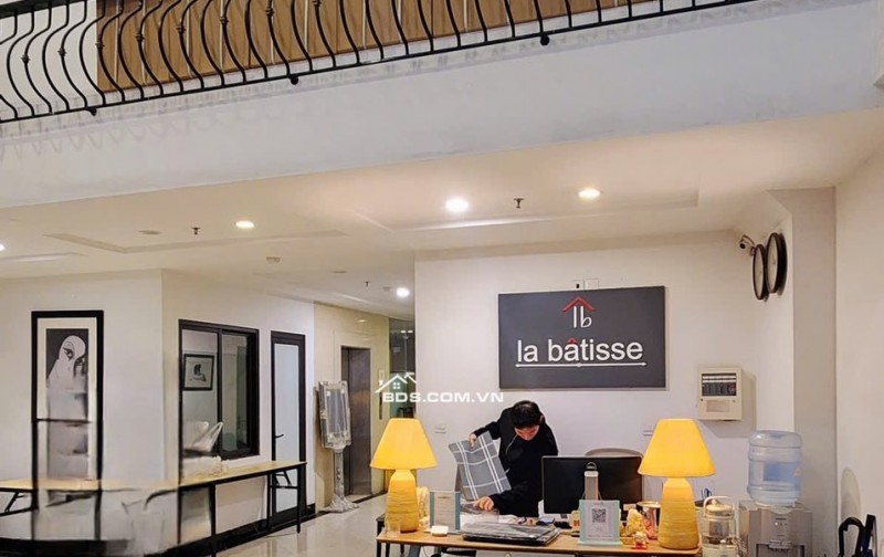 Bán Khách Sạn Boutique Phố Kim mã  35 Phòng 205m2 Mặt Tiền 8M 62 Tỷ