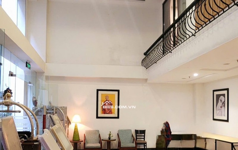 Bán Khách Sạn Boutique Phố Kim mã  35 Phòng 205m2 Mặt Tiền 8M 62 Tỷ